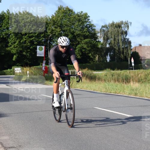 25.08.2024 - Elbe Triathlon Hamburg Fuchs,  Jonas http://msf.ph/oto/6855390 25.08.2024 09:18:33 Radfahren 119, 228, 73, 50, 242 meine-sportfotos.de