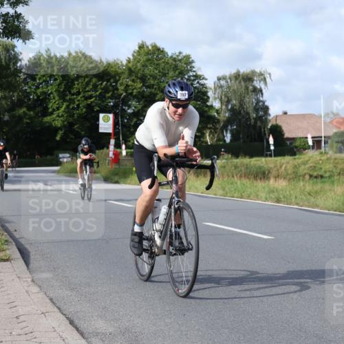 25.08.2024 - Elbe Triathlon Hamburg Fuchs,  Jonas http://msf.ph/oto/6855392 25.08.2024 10:05:41 Radfahren 344, 397, 340, 357, 526 meine-sportfotos.de