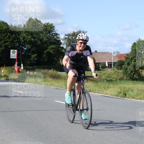25.08.2024 - Elbe Triathlon Hamburg Fuchs,  Jonas http://msf.ph/oto/6855393 25.08.2024 10:38:32 Radfahren 570, 750, 635, 538, 637, 1429, 517 meine-sportfotos.de