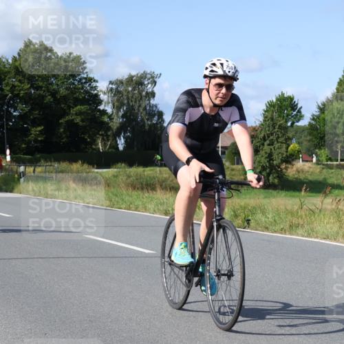 25.08.2024 - Elbe Triathlon Hamburg Fuchs,  Jonas http://msf.ph/oto/6855397 25.08.2024 10:38:32 Radfahren 570, 750, 635, 538, 637, 1429, 517 meine-sportfotos.de