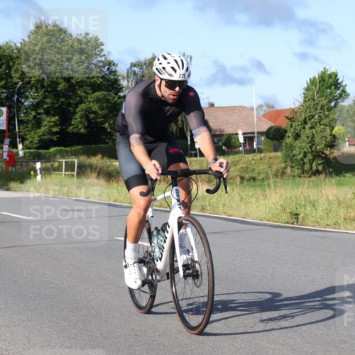 25.08.2024 - Elbe Triathlon Hamburg Fuchs,  Jonas http://msf.ph/oto/6855405 25.08.2024 09:18:33 Radfahren 119, 228, 73, 50, 242 meine-sportfotos.de