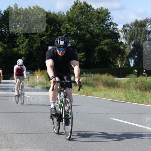 25.08.2024 - Elbe Triathlon Hamburg Fuchs,  Jonas http://msf.ph/oto/6855410 25.08.2024 10:38:32 Radfahren 570, 750, 635, 538, 637, 1429, 517 meine-sportfotos.de