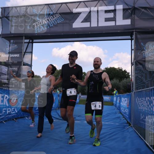 25.08.2024 - Elbe Triathlon Hamburg H.Heesch http://msf.ph/oto/6855412 25.08.2024 16:07:45 Ziel  meine-sportfotos.de