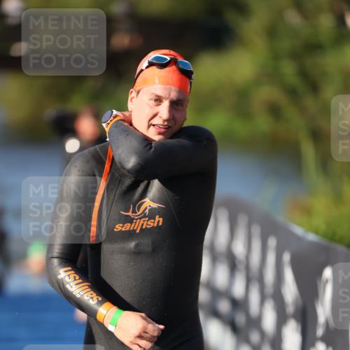 25.08.2024 - Elbe Triathlon Hamburg H.Heesch http://msf.ph/oto/6855413 25.08.2024 09:03:47 Schwimmen 206, 249, 251, 271, 317 meine-sportfotos.de