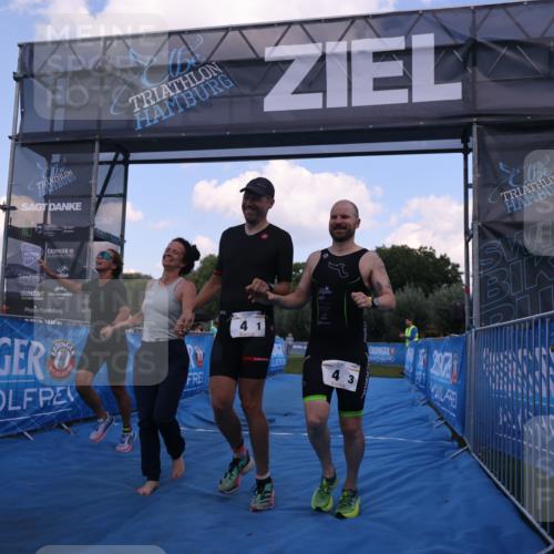 25.08.2024 - Elbe Triathlon Hamburg H.Heesch http://msf.ph/oto/6855419 25.08.2024 16:07:45 Ziel  meine-sportfotos.de