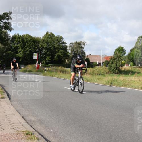25.08.2024 - Elbe Triathlon Hamburg Fuchs,  Jonas http://msf.ph/oto/6855421 25.08.2024 10:05:42 Radfahren 344, 397, 340, 357, 526, 304 meine-sportfotos.de