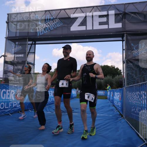 25.08.2024 - Elbe Triathlon Hamburg H.Heesch http://msf.ph/oto/6855432 25.08.2024 16:07:45 Ziel  meine-sportfotos.de