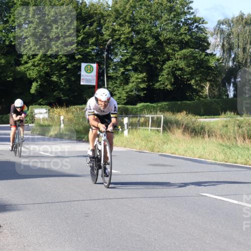 25.08.2024 - Elbe Triathlon Hamburg Fuchs,  Jonas http://msf.ph/oto/6855437 25.08.2024 09:18:35 Radfahren 119, 228, 73, 50, 242 meine-sportfotos.de