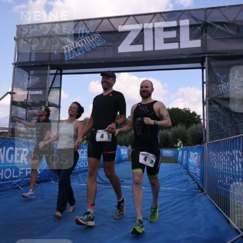 25.08.2024 - Elbe Triathlon Hamburg H.Heesch http://msf.ph/oto/6855441 25.08.2024 16:07:45 Ziel  meine-sportfotos.de