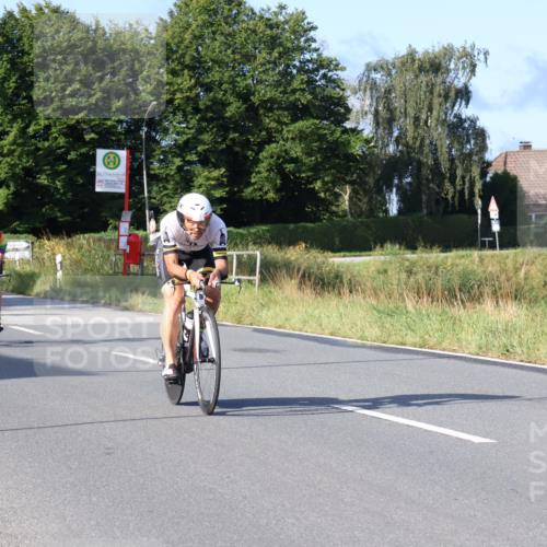 25.08.2024 - Elbe Triathlon Hamburg Fuchs,  Jonas http://msf.ph/oto/6855443 25.08.2024 09:18:36 Radfahren 119, 228, 73, 50, 242 meine-sportfotos.de
