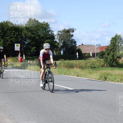 25.08.2024 - Elbe Triathlon Hamburg Fuchs,  Jonas http://msf.ph/oto/6855445 25.08.2024 10:38:33 Radfahren 570, 750, 635, 538, 637, 1429, 517 meine-sportfotos.de