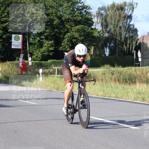 25.08.2024 - Elbe Triathlon Hamburg Fuchs,  Jonas http://msf.ph/oto/6855470 25.08.2024 09:18:37 Radfahren 228, 73, 50, 242 meine-sportfotos.de