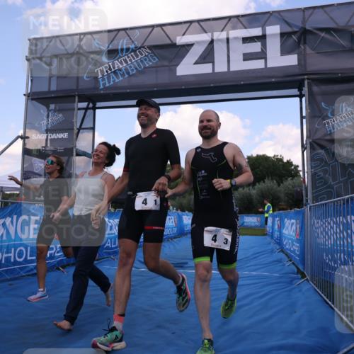 25.08.2024 - Elbe Triathlon Hamburg H.Heesch http://msf.ph/oto/6855476 25.08.2024 16:07:45 Ziel  meine-sportfotos.de