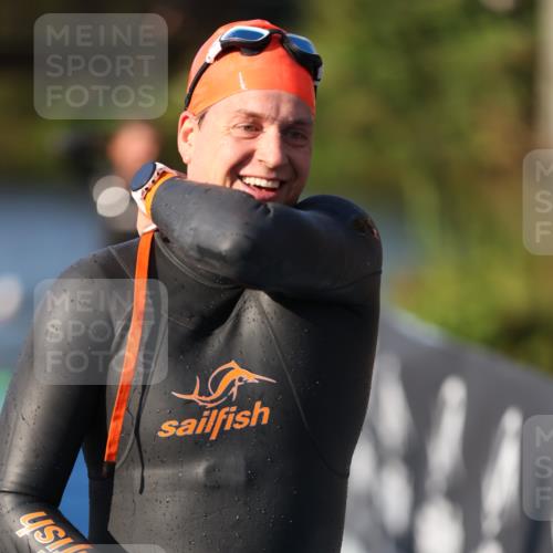 25.08.2024 - Elbe Triathlon Hamburg H.Heesch http://msf.ph/oto/6855485 25.08.2024 09:03:48 Schwimmen 206, 249, 251, 255, 271, 317 meine-sportfotos.de