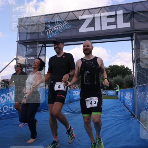 25.08.2024 - Elbe Triathlon Hamburg H.Heesch http://msf.ph/oto/6855495 25.08.2024 16:07:45 Ziel  meine-sportfotos.de