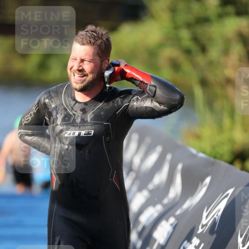 25.08.2024 - Elbe Triathlon Hamburg H.Heesch http://msf.ph/oto/6855510 25.08.2024 09:03:53 Schwimmen 206, 249, 251, 255, 271, 317 meine-sportfotos.de