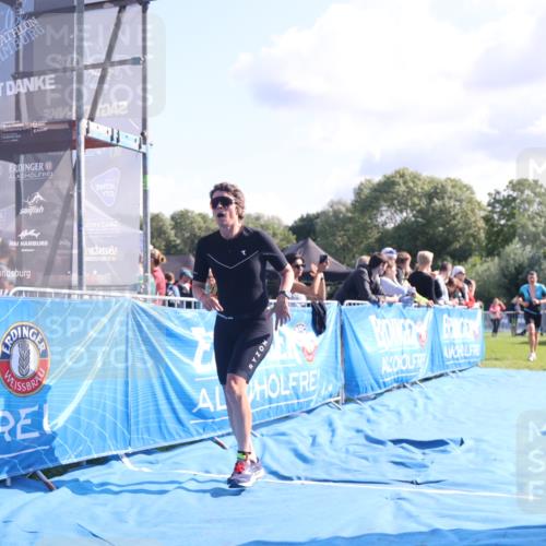 25.08.2024 - Elbe Triathlon Hamburg H.Heesch http://msf.ph/oto/6855516 25.08.2024 10:52:53 Ziel 130, 168 meine-sportfotos.de