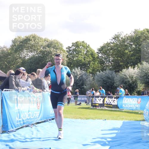 25.08.2024 - Elbe Triathlon Hamburg H.Heesch http://msf.ph/oto/6855531 25.08.2024 10:52:56 Ziel 130, 168 meine-sportfotos.de