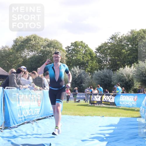 25.08.2024 - Elbe Triathlon Hamburg H.Heesch http://msf.ph/oto/6855536 25.08.2024 10:52:56 Ziel 130, 168 meine-sportfotos.de