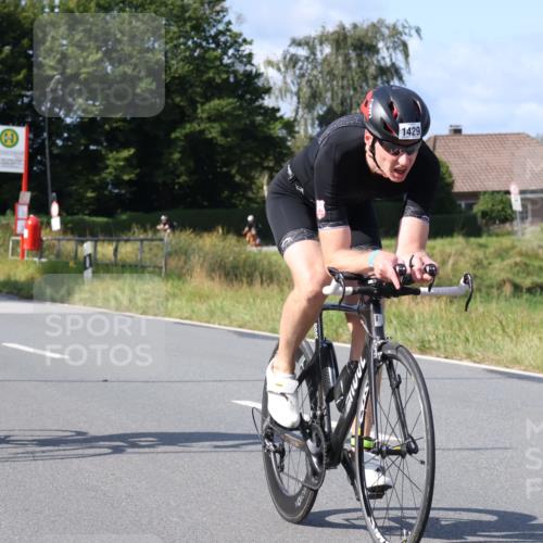 25.08.2024 - Elbe Triathlon Hamburg Fuchs,  Jonas http://msf.ph/oto/6855543 25.08.2024 10:38:38 Radfahren 635, 538, 637, 1429, 517, 662, 796 meine-sportfotos.de