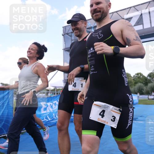25.08.2024 - Elbe Triathlon Hamburg H.Heesch http://msf.ph/oto/6855548 25.08.2024 16:07:45 Ziel  meine-sportfotos.de