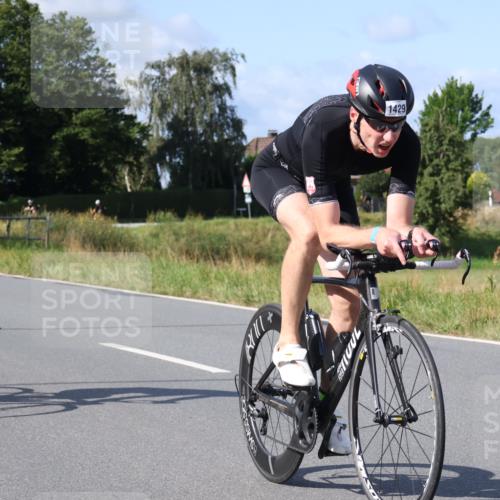 25.08.2024 - Elbe Triathlon Hamburg Fuchs,  Jonas http://msf.ph/oto/6855551 25.08.2024 10:38:38 Radfahren 635, 538, 637, 1429, 517, 662, 796 meine-sportfotos.de