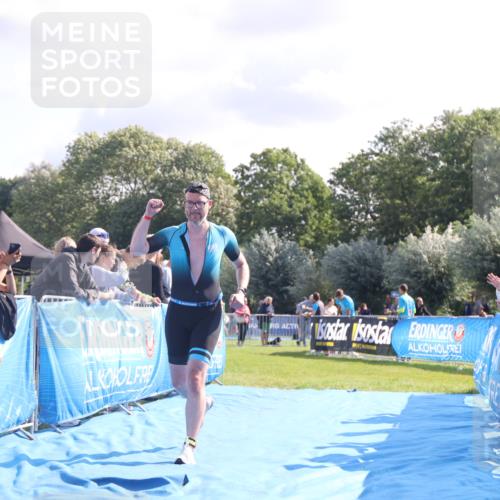 25.08.2024 - Elbe Triathlon Hamburg H.Heesch http://msf.ph/oto/6855552 25.08.2024 10:52:56 Ziel 130, 168 meine-sportfotos.de