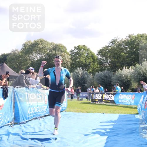 25.08.2024 - Elbe Triathlon Hamburg H.Heesch http://msf.ph/oto/6855563 25.08.2024 10:52:56 Ziel 130, 168 meine-sportfotos.de