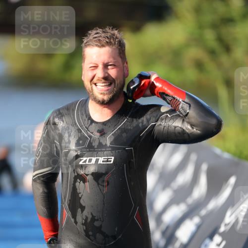 25.08.2024 - Elbe Triathlon Hamburg H.Heesch http://msf.ph/oto/6855566 25.08.2024 09:03:53 Schwimmen 206, 249, 251, 255, 271, 317 meine-sportfotos.de