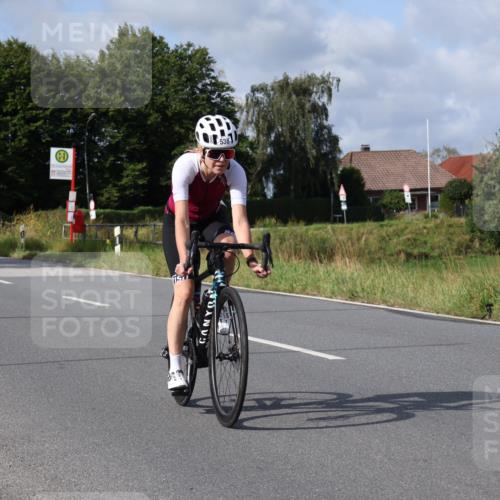 25.08.2024 - Elbe Triathlon Hamburg Fuchs,  Jonas http://msf.ph/oto/6855567 25.08.2024 10:05:52 Radfahren 304, 349, 538, 219 meine-sportfotos.de