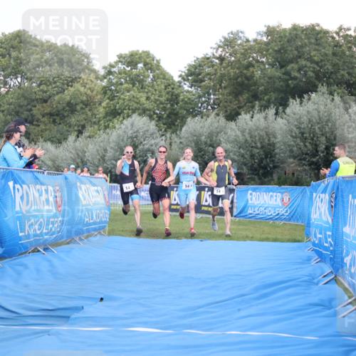 25.08.2024 - Elbe Triathlon Hamburg H.Heesch http://msf.ph/oto/6855569 25.08.2024 16:10:09 Ziel  meine-sportfotos.de