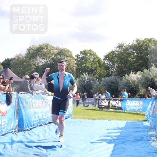 25.08.2024 - Elbe Triathlon Hamburg H.Heesch http://msf.ph/oto/6855571 25.08.2024 10:52:56 Ziel 130, 168 meine-sportfotos.de