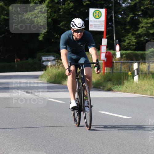 25.08.2024 - Elbe Triathlon Hamburg Fuchs,  Jonas http://msf.ph/oto/6855582 25.08.2024 10:05:55 Radfahren 349, 538, 219 meine-sportfotos.de