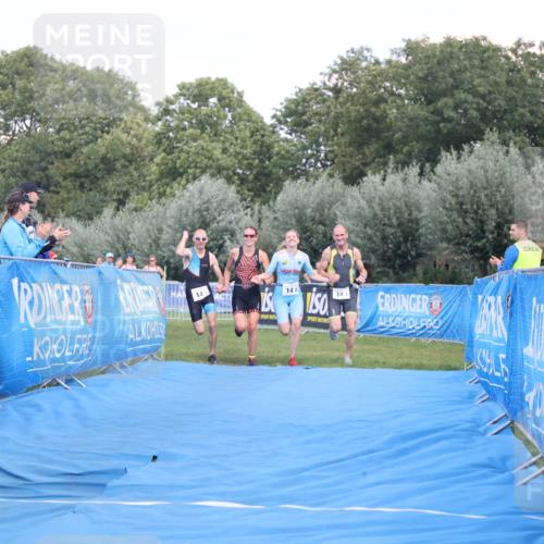 25.08.2024 - Elbe Triathlon Hamburg H.Heesch http://msf.ph/oto/6855583 25.08.2024 16:10:09 Ziel  meine-sportfotos.de