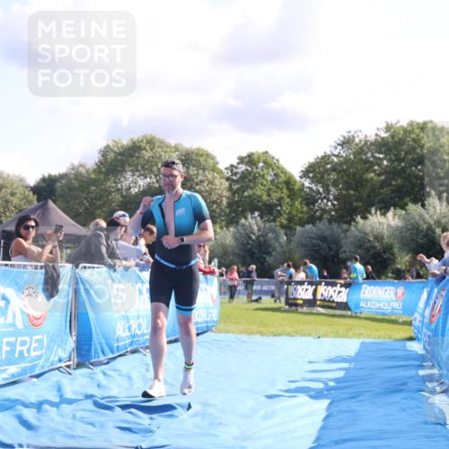 25.08.2024 - Elbe Triathlon Hamburg H.Heesch http://msf.ph/oto/6855593 25.08.2024 10:52:57 Ziel 130, 168 meine-sportfotos.de