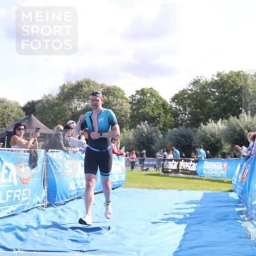 25.08.2024 - Elbe Triathlon Hamburg H.Heesch http://msf.ph/oto/6855599 25.08.2024 10:52:57 Ziel 130, 168 meine-sportfotos.de