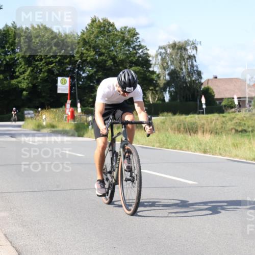 25.08.2024 - Elbe Triathlon Hamburg Fuchs,  Jonas http://msf.ph/oto/6855609 25.08.2024 10:38:40 Radfahren 637, 1429, 517, 662, 796 meine-sportfotos.de