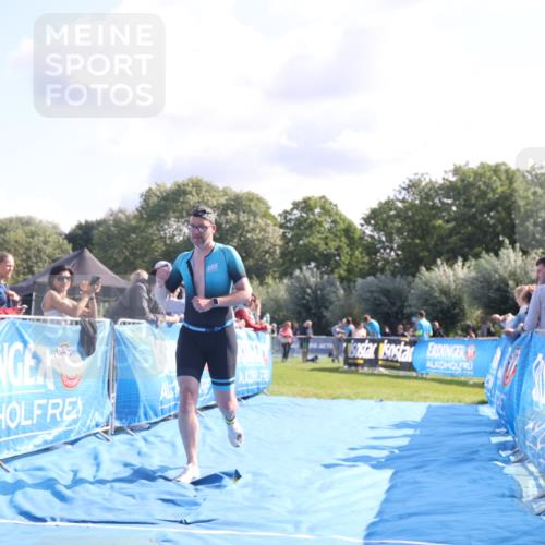 25.08.2024 - Elbe Triathlon Hamburg H.Heesch http://msf.ph/oto/6855612 25.08.2024 10:52:57 Ziel 130, 168 meine-sportfotos.de