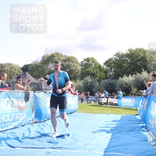 25.08.2024 - Elbe Triathlon Hamburg H.Heesch http://msf.ph/oto/6855622 25.08.2024 10:52:57 Ziel 130, 168 meine-sportfotos.de