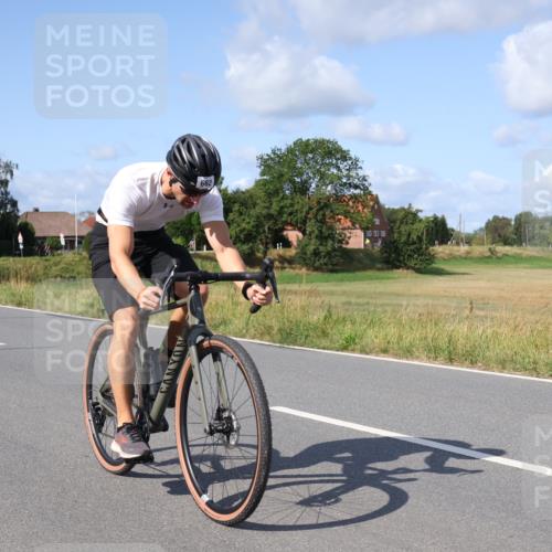 25.08.2024 - Elbe Triathlon Hamburg Fuchs,  Jonas http://msf.ph/oto/6855631 25.08.2024 10:38:41 Radfahren 1429, 517, 662, 796, 455 meine-sportfotos.de