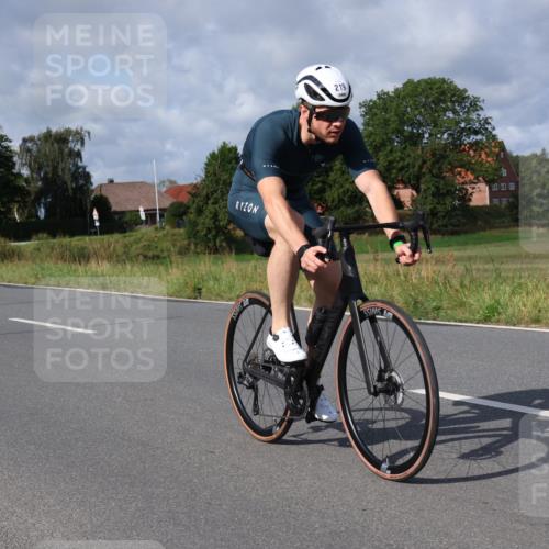 25.08.2024 - Elbe Triathlon Hamburg Fuchs,  Jonas http://msf.ph/oto/6855647 25.08.2024 10:05:57 Radfahren 538, 219 meine-sportfotos.de