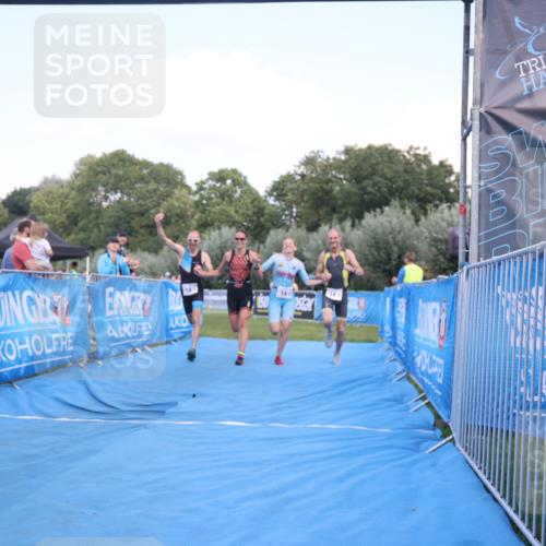 25.08.2024 - Elbe Triathlon Hamburg H.Heesch http://msf.ph/oto/6855658 25.08.2024 16:10:10 Ziel  meine-sportfotos.de