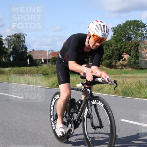 25.08.2024 - Elbe Triathlon Hamburg Fuchs,  Jonas http://msf.ph/oto/6855665 25.08.2024 10:38:43 Radfahren 1429, 517, 662, 796, 455, 656, 588 meine-sportfotos.de