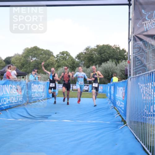 25.08.2024 - Elbe Triathlon Hamburg H.Heesch http://msf.ph/oto/6855672 25.08.2024 16:10:10 Ziel  meine-sportfotos.de