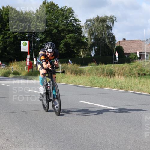 25.08.2024 - Elbe Triathlon Hamburg Fuchs,  Jonas http://msf.ph/oto/6855693 25.08.2024 10:06:14 Radfahren 369, 472, 509 meine-sportfotos.de