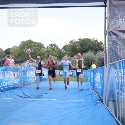 25.08.2024 - Elbe Triathlon Hamburg H.Heesch http://msf.ph/oto/6855705 25.08.2024 16:10:10 Ziel  meine-sportfotos.de