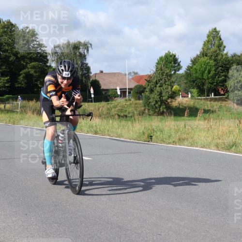 25.08.2024 - Elbe Triathlon Hamburg Fuchs,  Jonas http://msf.ph/oto/6855706 25.08.2024 10:06:14 Radfahren 369, 472, 509 meine-sportfotos.de