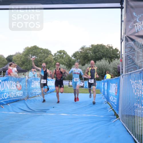 25.08.2024 - Elbe Triathlon Hamburg H.Heesch http://msf.ph/oto/6855717 25.08.2024 16:10:10 Ziel  meine-sportfotos.de