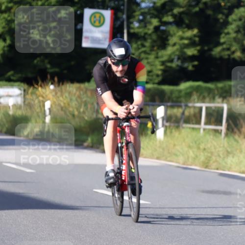 25.08.2024 - Elbe Triathlon Hamburg Fuchs,  Jonas http://msf.ph/oto/6855745 25.08.2024 09:19:06 Radfahren 53, 139, 176 meine-sportfotos.de