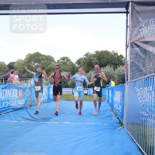 25.08.2024 - Elbe Triathlon Hamburg H.Heesch http://msf.ph/oto/6855755 25.08.2024 16:10:11 Ziel  meine-sportfotos.de